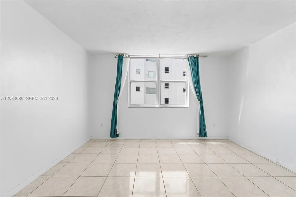 5001 Collins Ave #5E Miami Beach, FL 33140