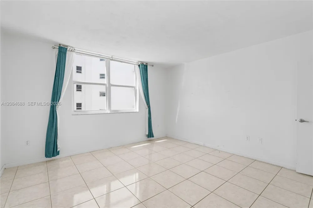 5001 Collins Ave #5E Miami Beach, FL 33140