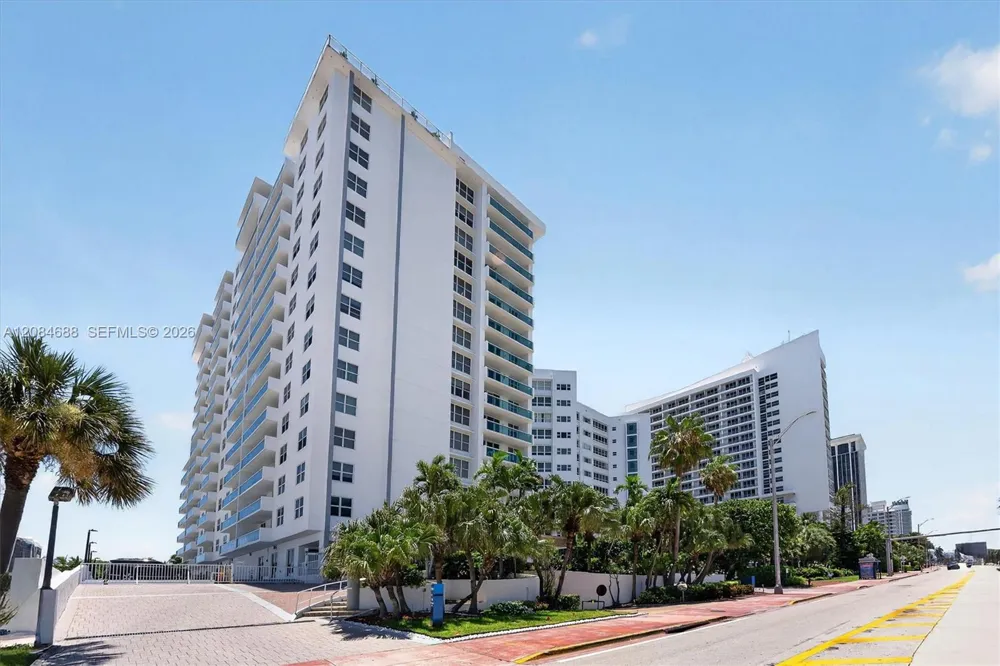 5001 Collins Ave #5E Miami Beach, FL 33140
