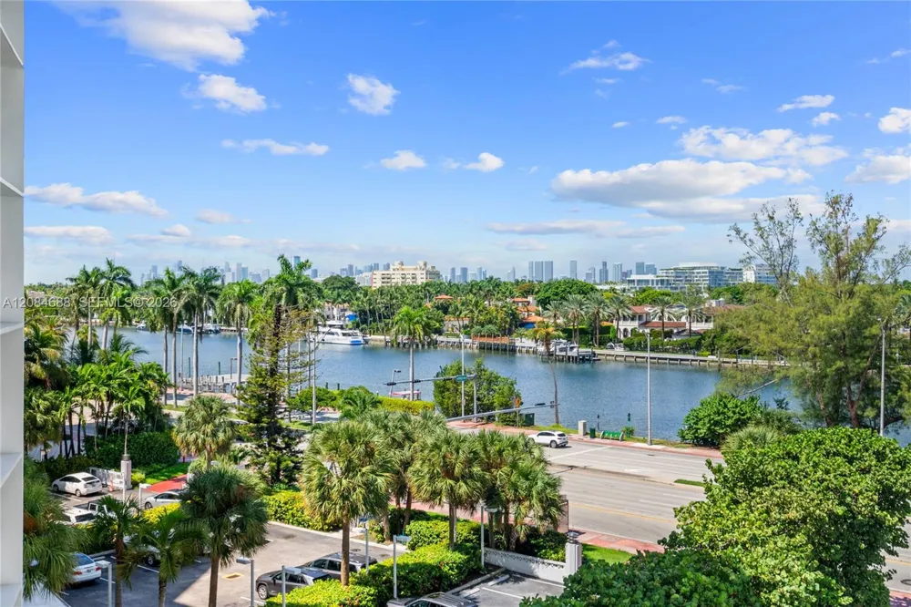 5001 Collins Ave #5E Miami Beach, FL 33140