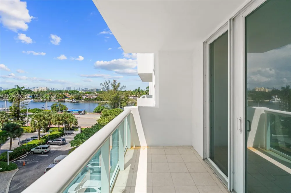 5001 Collins Ave #5E Miami Beach, FL 33140