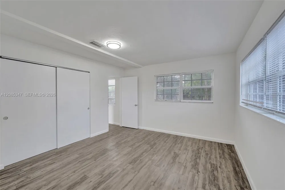 3751 NW 25th St Lauderdale Lakes, FL 33311