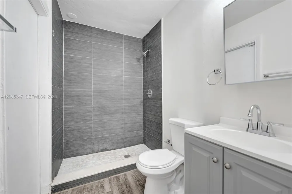 3751 NW 25th St Lauderdale Lakes, FL 33311