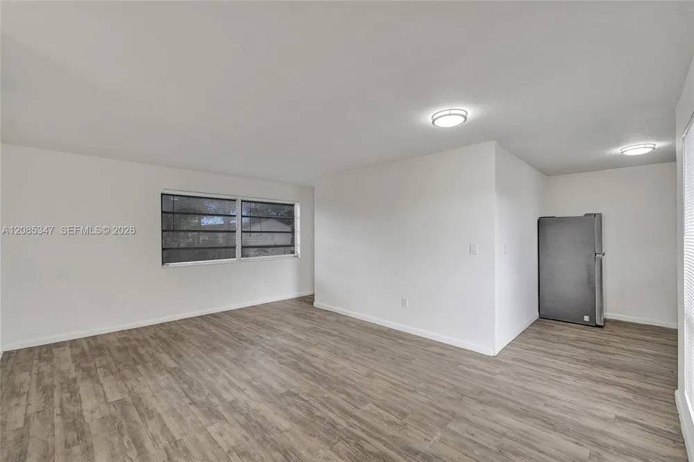 3751 NW 25th St Lauderdale Lakes, FL 33311