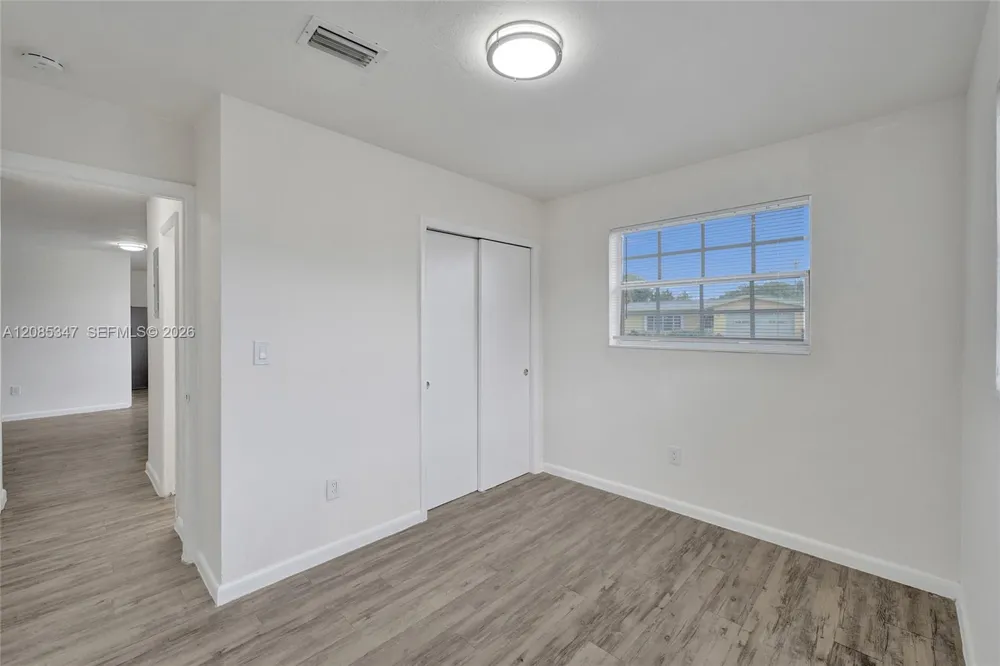 3751 NW 25th St Lauderdale Lakes, FL 33311