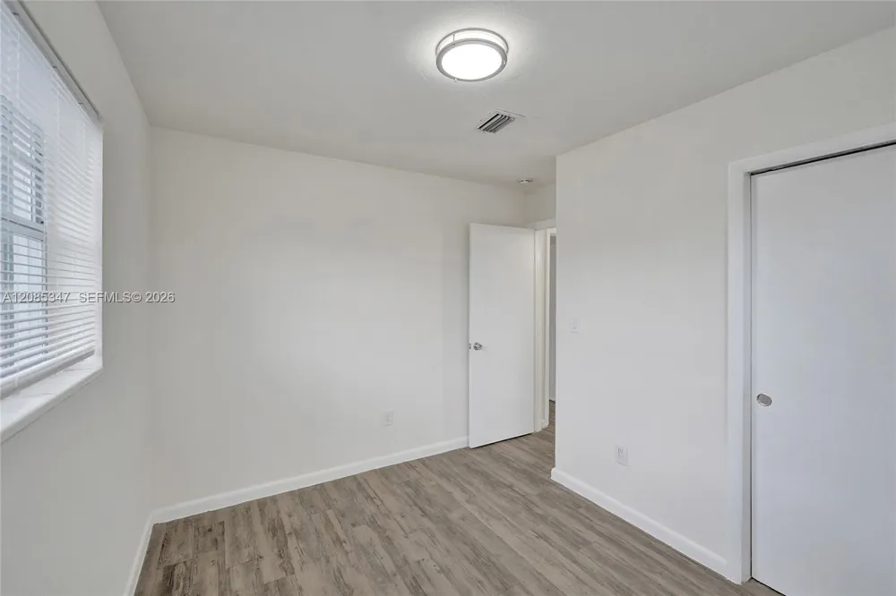 3751 NW 25th St Lauderdale Lakes, FL 33311