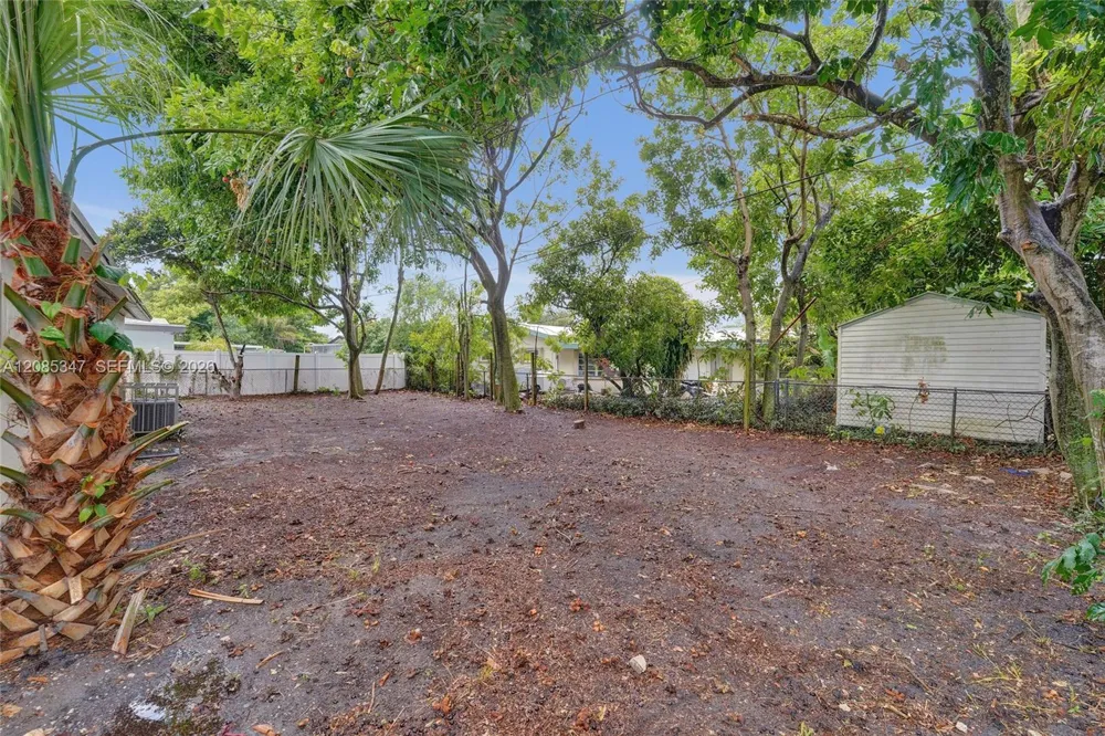 3751 NW 25th St Lauderdale Lakes, FL 33311