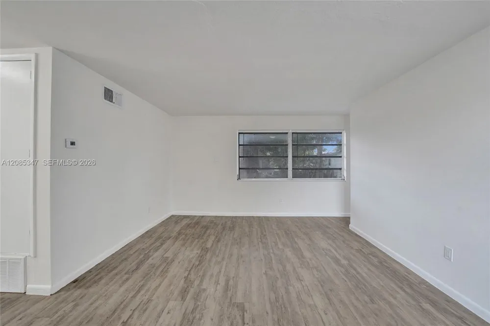 3751 NW 25th St Lauderdale Lakes, FL 33311