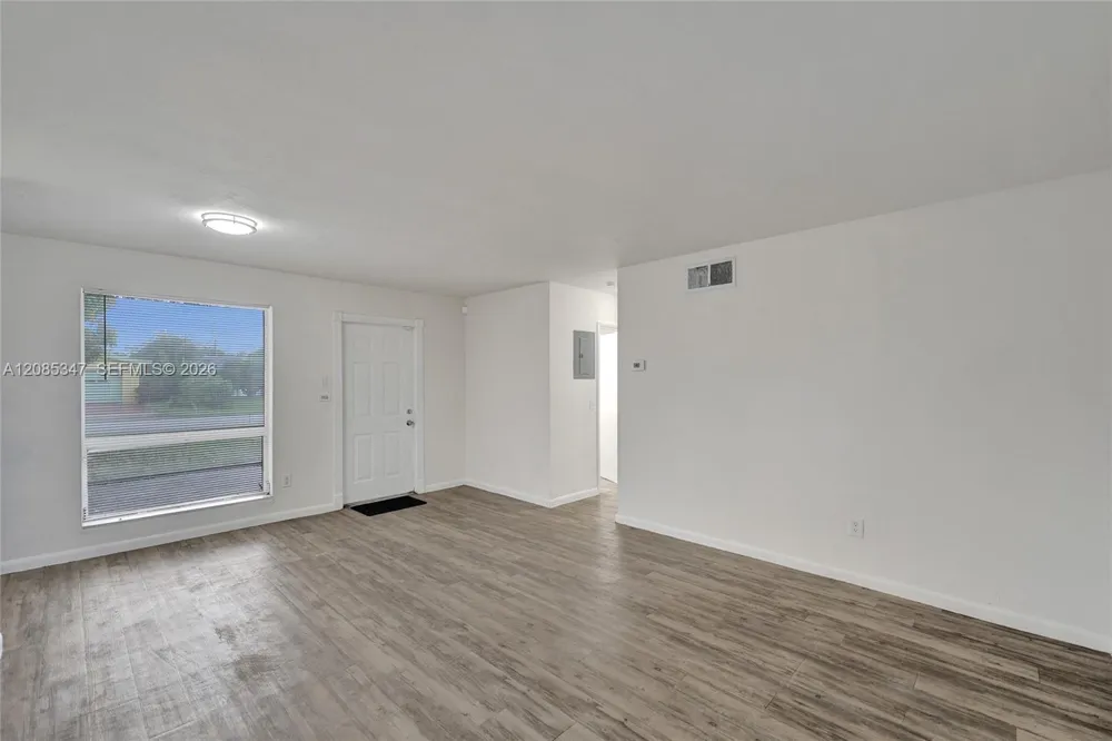 3751 NW 25th St Lauderdale Lakes, FL 33311