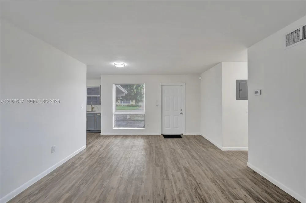 3751 NW 25th St Lauderdale Lakes, FL 33311