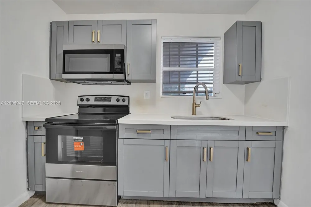 3751 NW 25th St Lauderdale Lakes, FL 33311