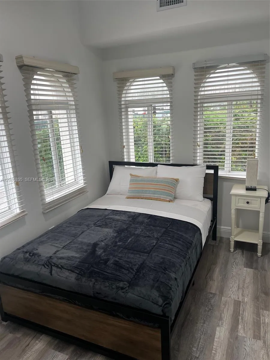 29 Oviedo Ave #3 Coral Gables, FL 33134