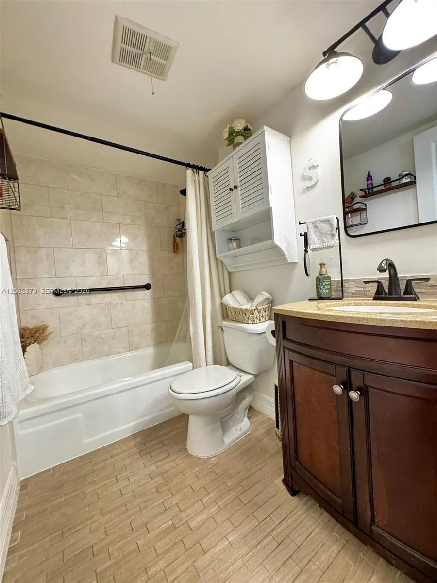 231 NW 76th Ave #102 Margate, FL 33063