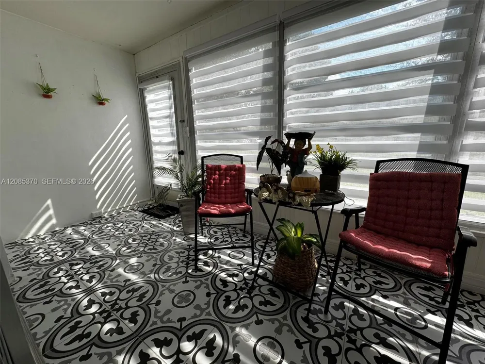 231 NW 76th Ave #102 Margate, FL 33063