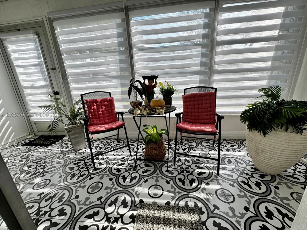 231 NW 76th Ave #102 Margate, FL 33063