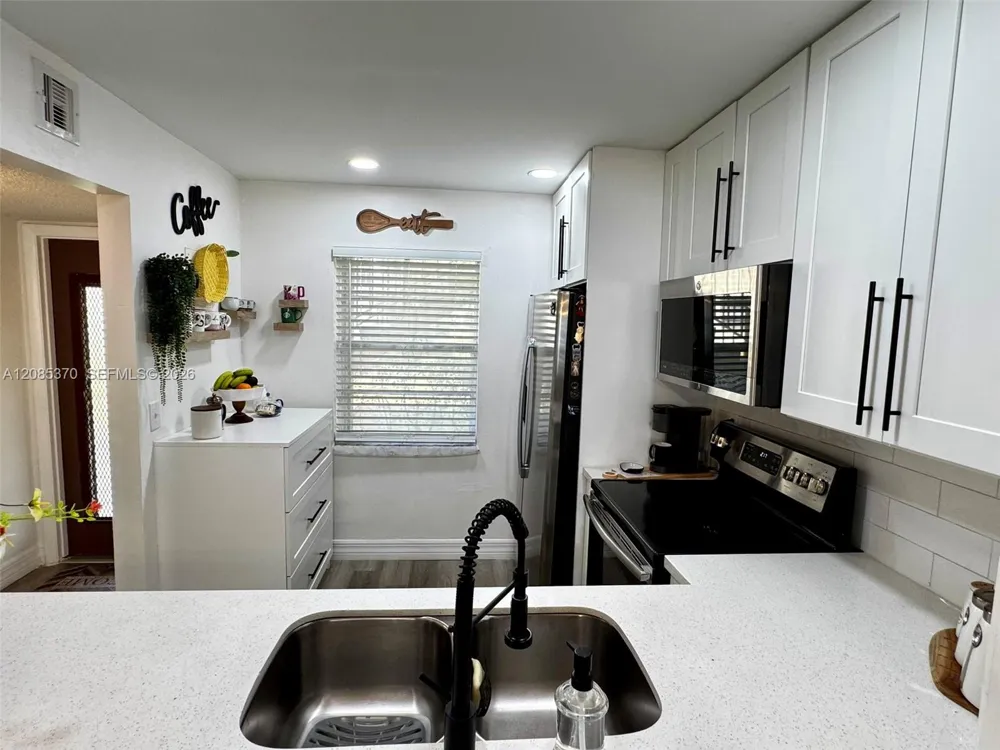 231 NW 76th Ave #102 Margate, FL 33063