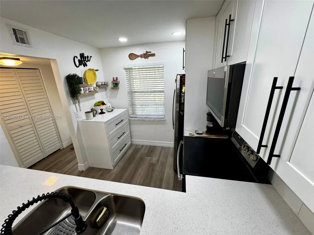 231 NW 76th Ave #102 Margate, FL 33063