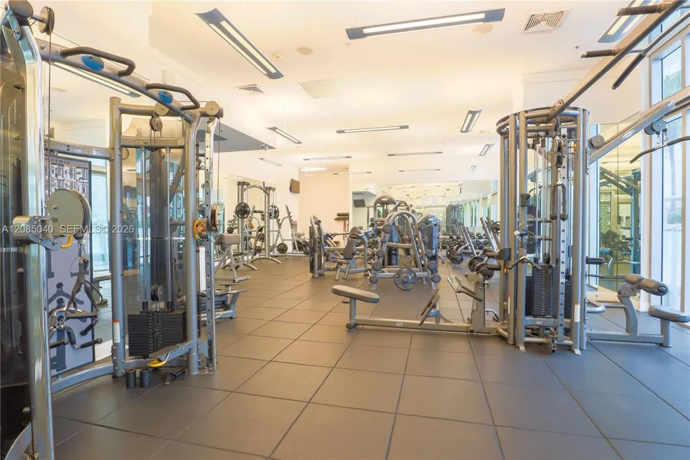 90 SW 3rd St #3002 Miami, FL 33130