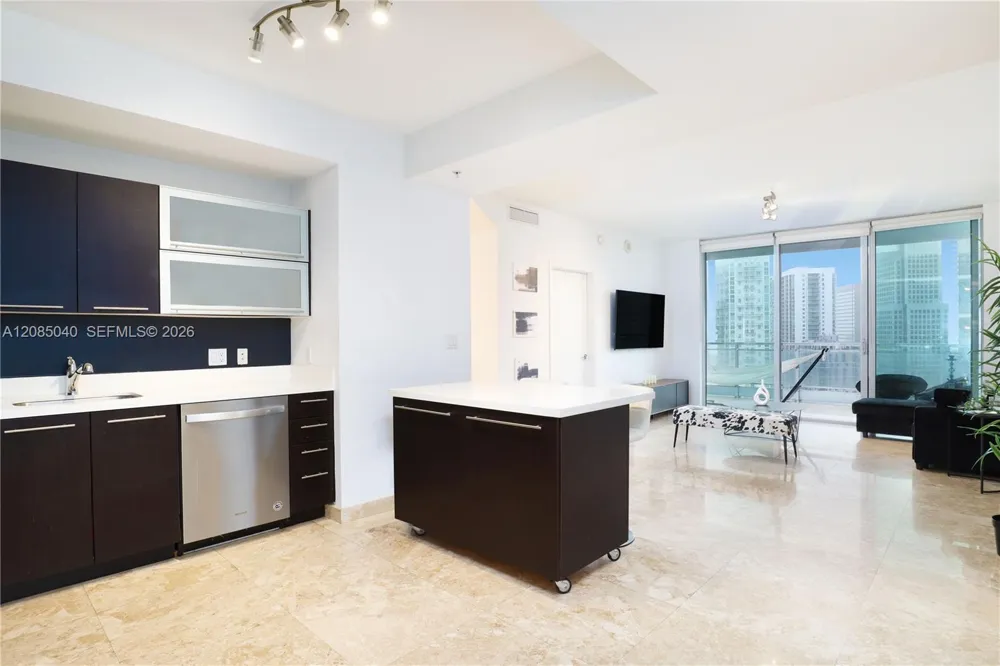 90 SW 3rd St #3002 Miami, FL 33130