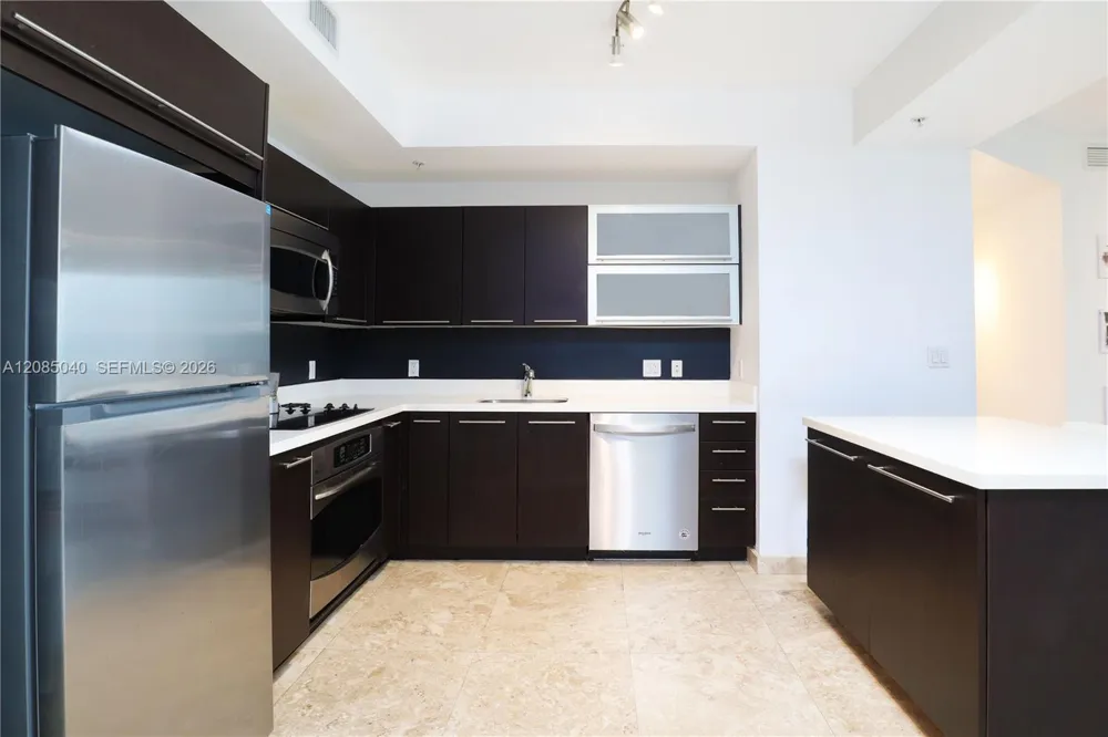 90 SW 3rd St #3002 Miami, FL 33130