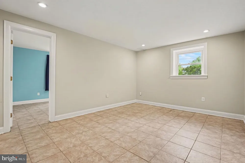 1390 JOLLY ROAD Blue Bell, PA 19422