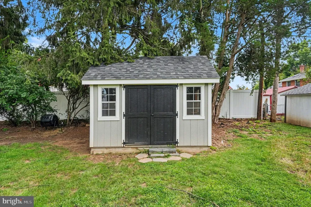 1390 JOLLY ROAD Blue Bell, PA 19422