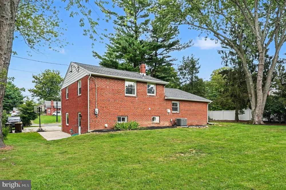 1390 JOLLY ROAD Blue Bell, PA 19422