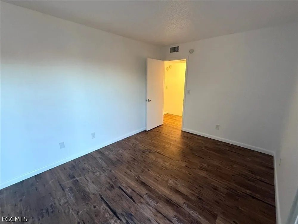 Park Shore Circle #3 Fort Myers, FL 33901