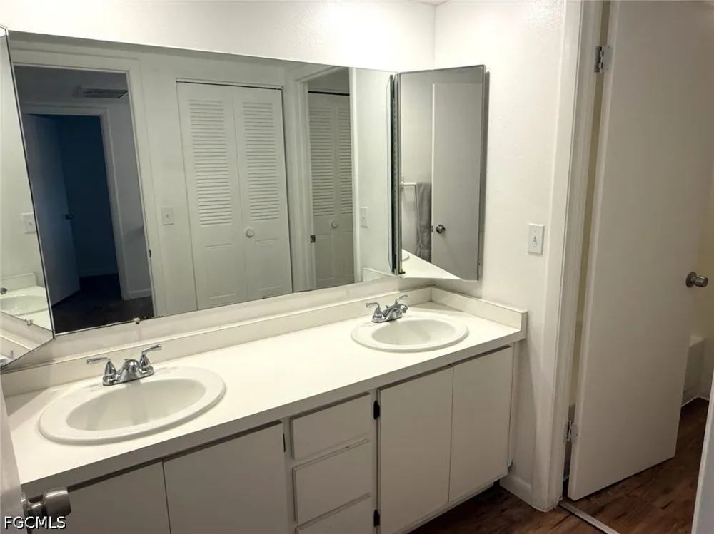 Park Shore Circle #3 Fort Myers, FL 33901
