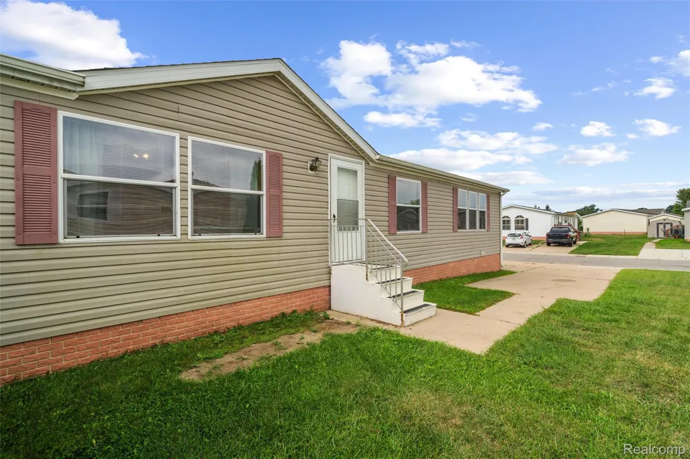 885 Tanner Landing Raisinville Township, MI 48161