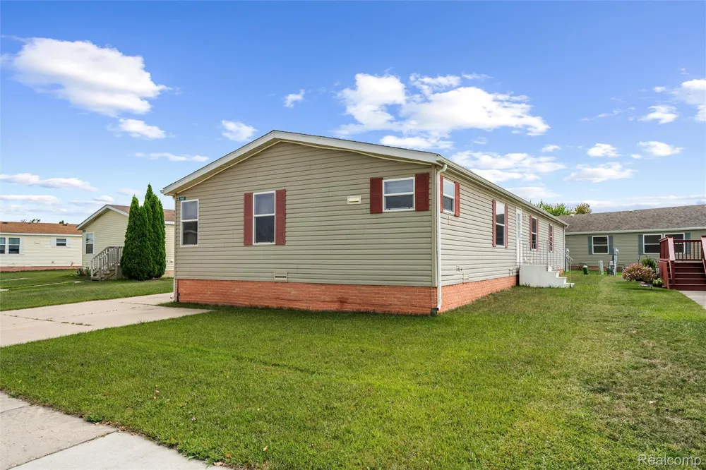 885 Tanner Landing Raisinville Township, MI 48161
