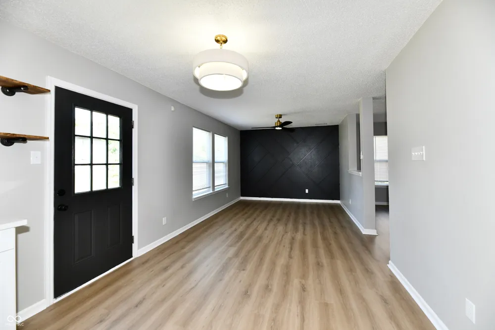 4928 Flame Way Indianapolis, IN 46254