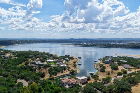 19906 CONSTITUTION Cove