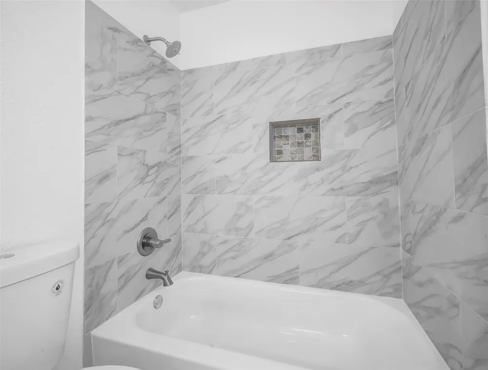 2913 Spartacus Drive Grand Prairie, TX 75052