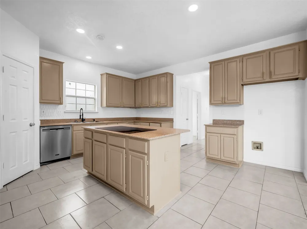 2913 Spartacus Drive Grand Prairie, TX 75052