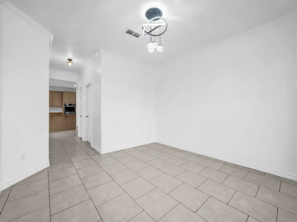 2913 Spartacus Drive Grand Prairie, TX 75052