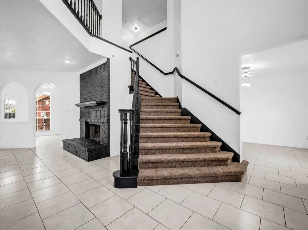 2913 Spartacus Drive Grand Prairie, TX 75052