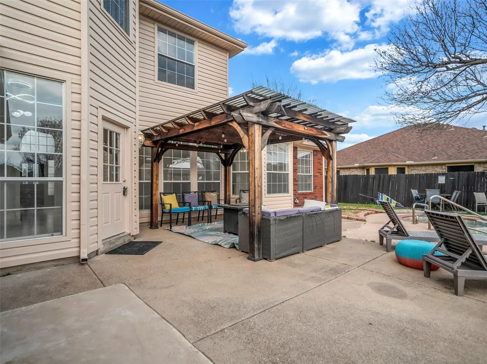 2913 Spartacus Drive Grand Prairie, TX 75052