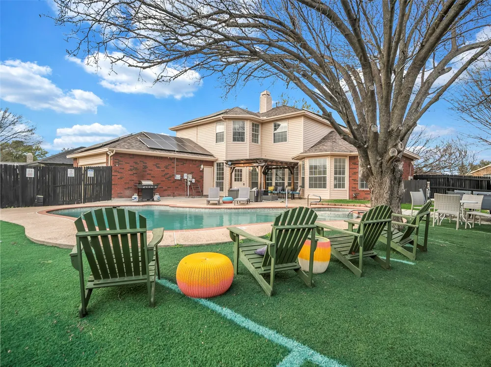 2913 Spartacus Drive Grand Prairie, TX 75052