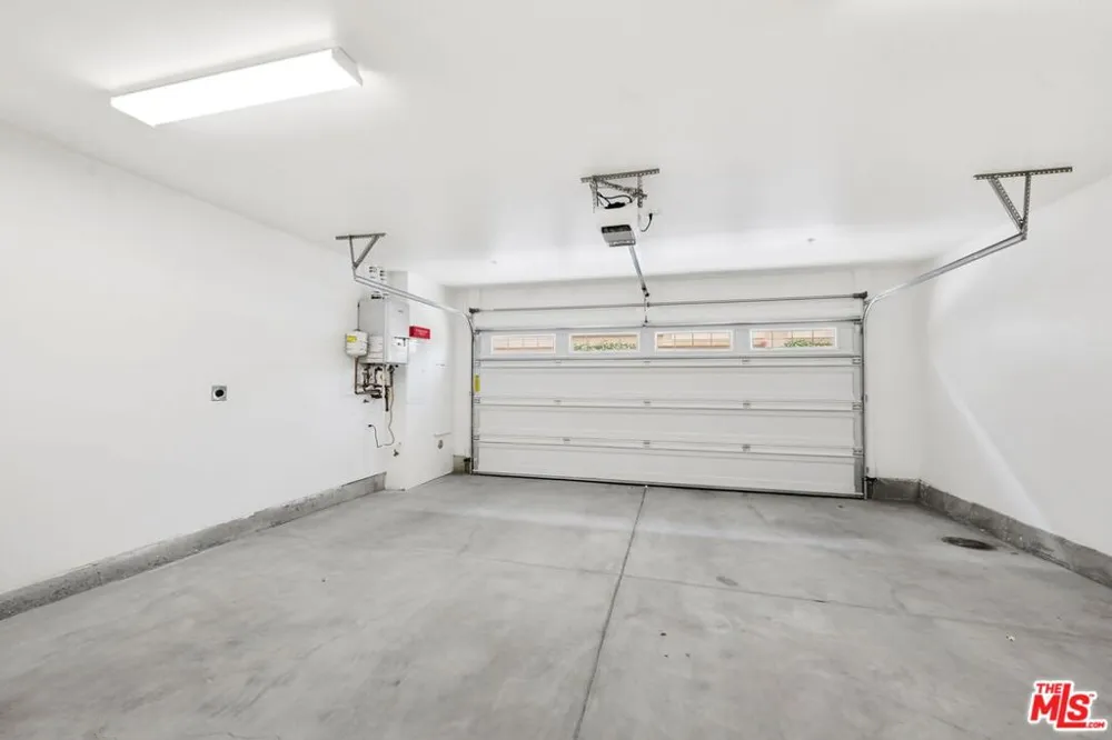 4373 Paxton Place Calabasas, CA 91302
