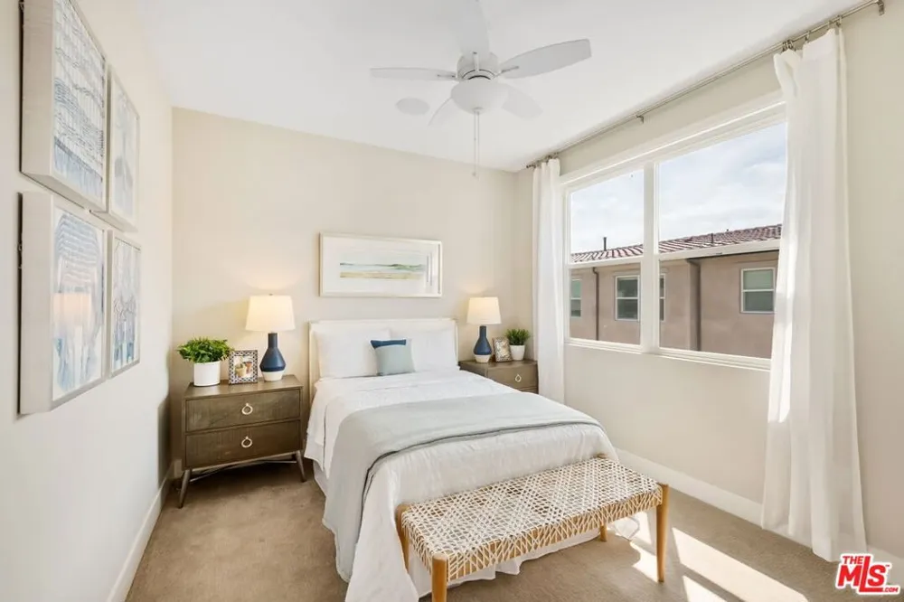 4373 Paxton Place Calabasas, CA 91302
