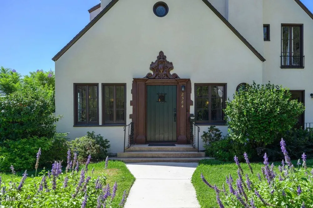 2384 E Orange Grove Boulevard Pasadena, CA 91104
