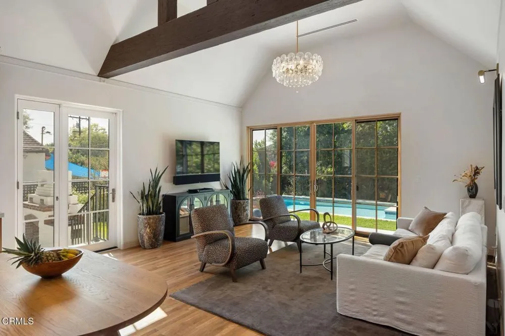2384 E Orange Grove Boulevard Pasadena, CA 91104