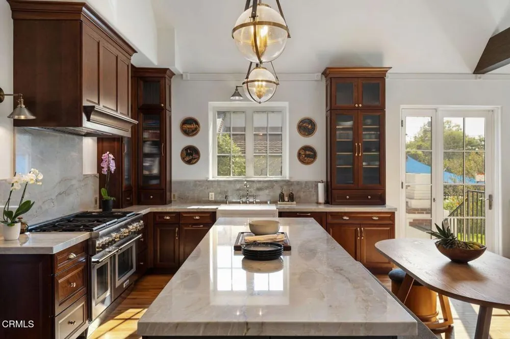 2384 E Orange Grove Boulevard Pasadena, CA 91104