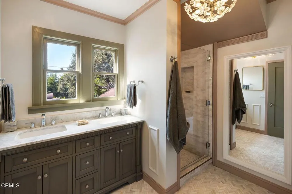 2384 E Orange Grove Boulevard Pasadena, CA 91104