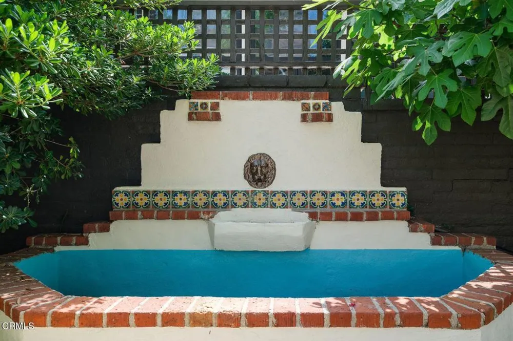 2384 E Orange Grove Boulevard Pasadena, CA 91104