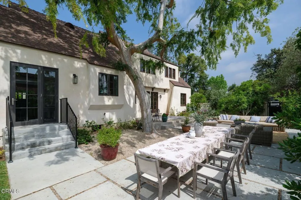 2384 E Orange Grove Boulevard Pasadena, CA 91104