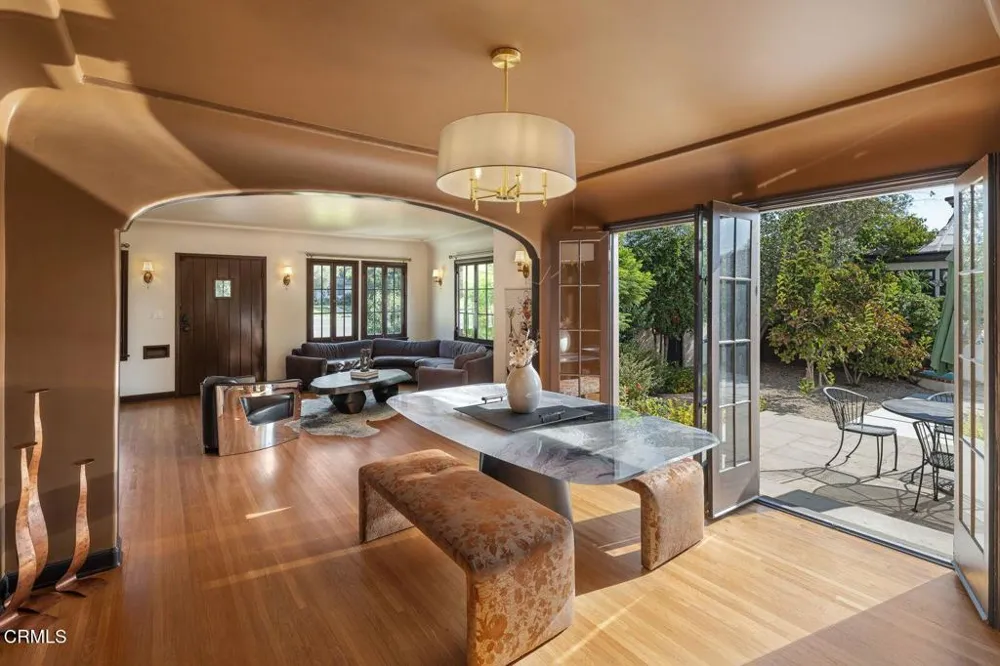 2384 E Orange Grove Boulevard Pasadena, CA 91104