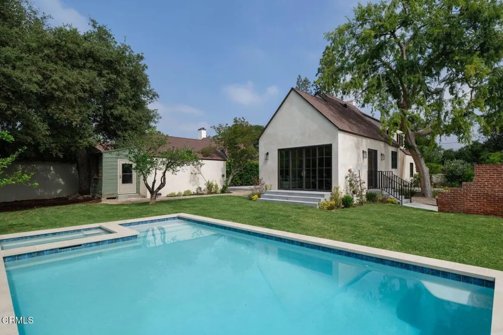 2384 E Orange Grove Boulevard Pasadena, CA 91104