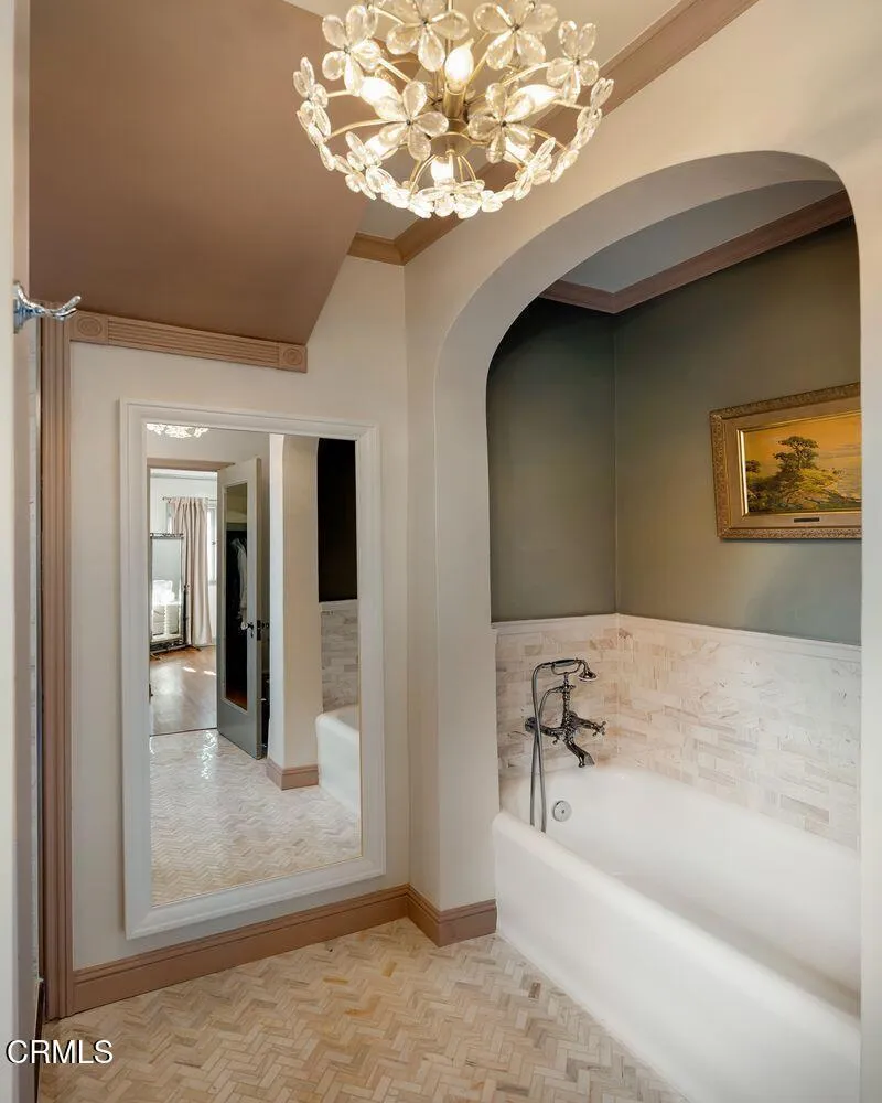 2384 E Orange Grove Boulevard Pasadena, CA 91104